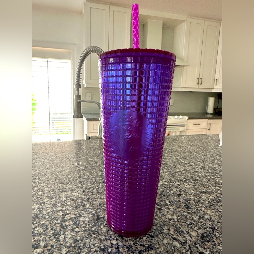 Starbucks‎ purple cup